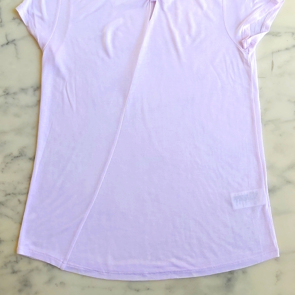 NWT. H&M 100% Rayon Short Sleeve Blouse with front design. - Picture 4 of 4